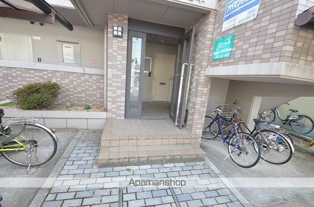 プレシオ住本の玄関写真