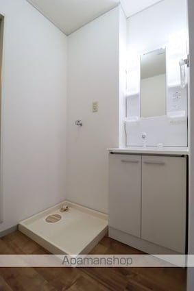 シャトル新福　Ａ棟[2LDK/55.58m2]の洗面所