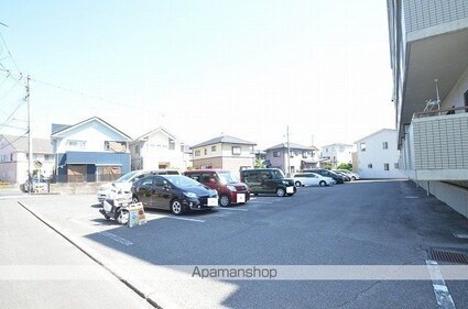 プラザＭＡＣ[3DK/65.7m2]の駐車場1