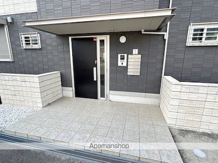 カルムメゾン　アンソレイェ[2LDK/58.37m2]のエントランス