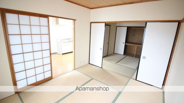 ランプリ築山の内装写真