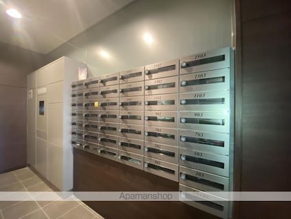 ロイヤルガーデンレインボーロード南８０１号[3LDK/78m2]の共用部3