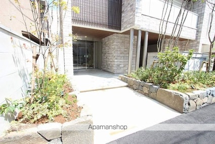 東京都立川市高松町２丁目[1LDK/56.9m2]のエントランス