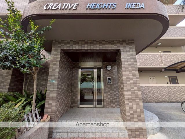 クリエイティブハイツ池田の玄関写真