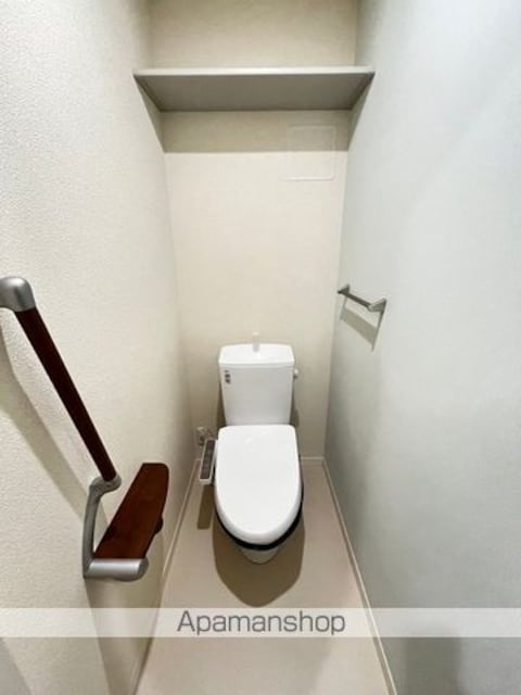 和歌山県和歌山市鷹匠町２丁目[2LDK/63.72m2]のトイレ