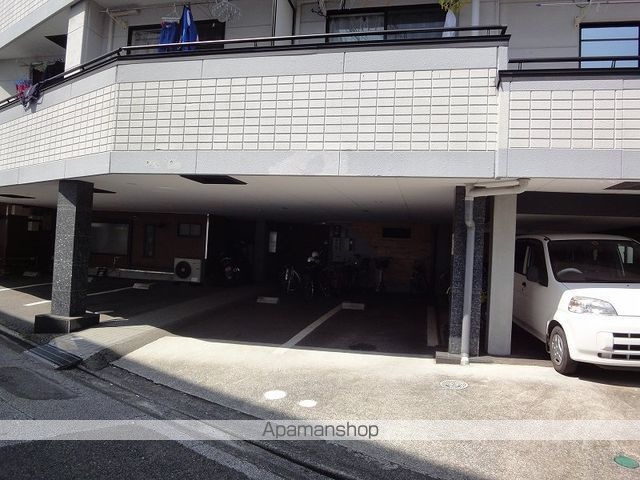 高知県高知市塩田町[1R/18.36m2]の駐車場1
