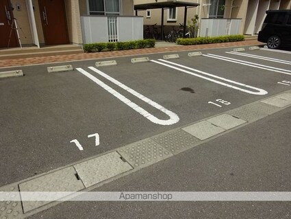 和歌山県和歌山市神前[1LDK/43.05m2]の駐車場