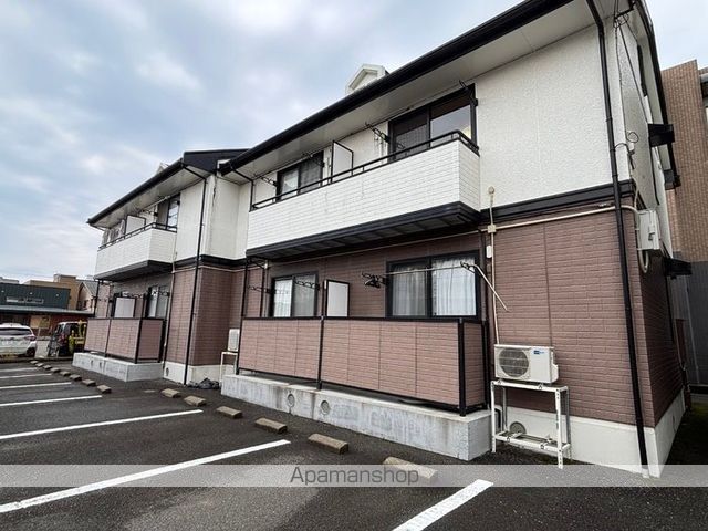 ロイヤルファミール A