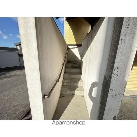 ライブヒルズの玄関写真
