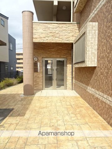 東海道本線 愛野駅 徒歩4分 4階建 築21年の玄関写真