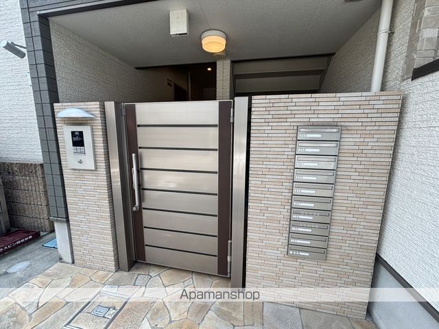 フジパレス末広町II番館の玄関写真