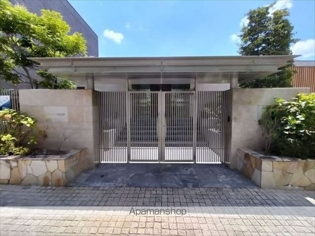 グランカーサ緑地公園の玄関写真