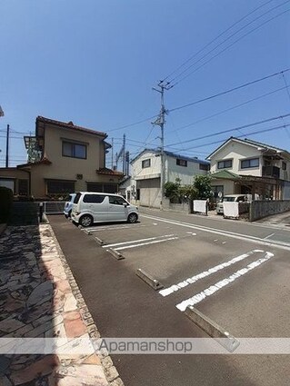 セントラルパークサイド市坪[2LDK/55.42m2]の駐車場