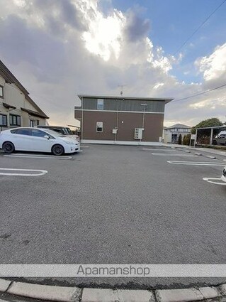 ユーピテル[1LDK/45.82m2]の駐車場2