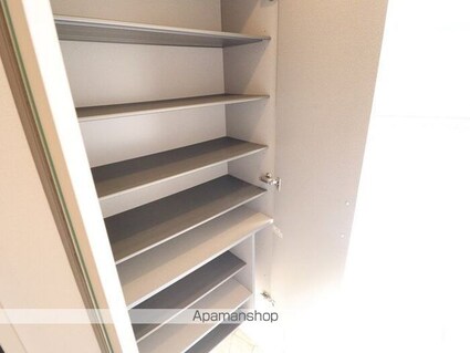 クラリス　ティアラ[1LDK/40.1m2]の玄関1