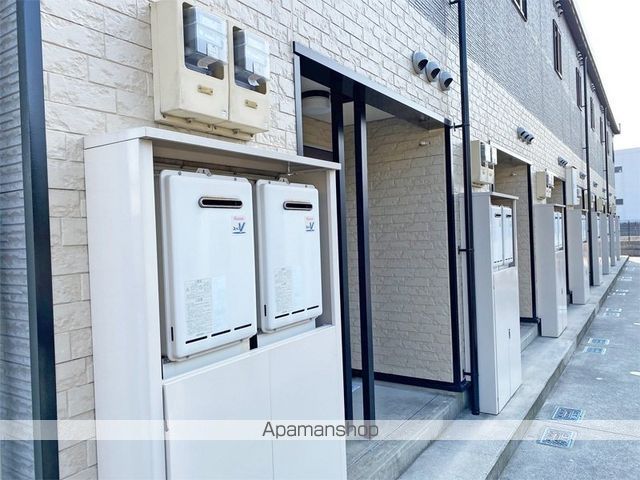 レオパレス三輪弐番館の玄関写真