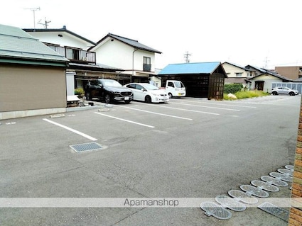 長野県長野市大字稲葉[1LDK/35.88m2]の駐車場