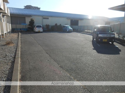 オーク・ヒルズ[1K/26.93m2]の駐車場1