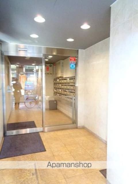 ラウスパレス三軒茶屋[1R/26.13m2]のエントランス