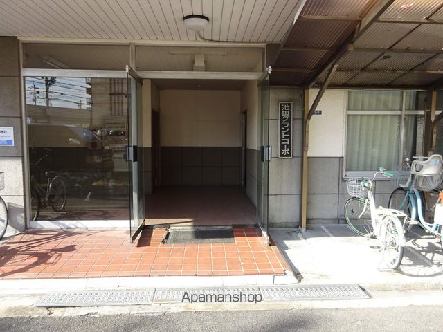 池田グランドコーポの玄関写真