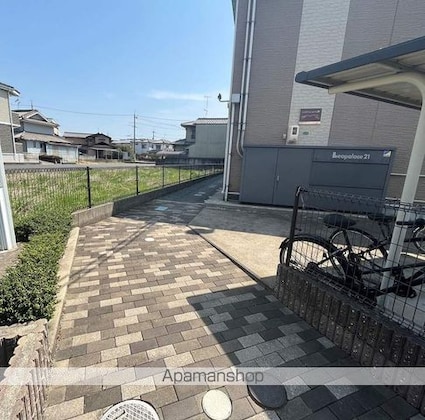 レオパレスフリージア山手[1K/23.61m2]のエントランス2
