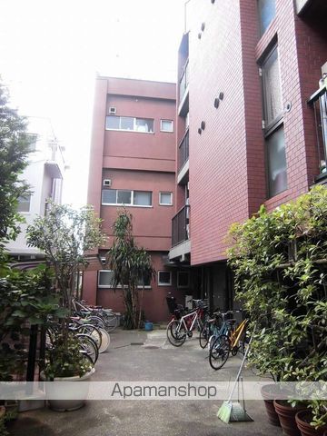 ブリックマンションB棟の玄関写真