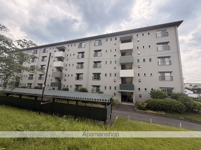 男山第2住宅103棟の外観写真