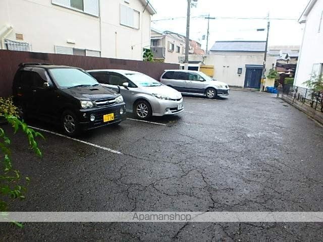 奈良本マンションの玄関写真