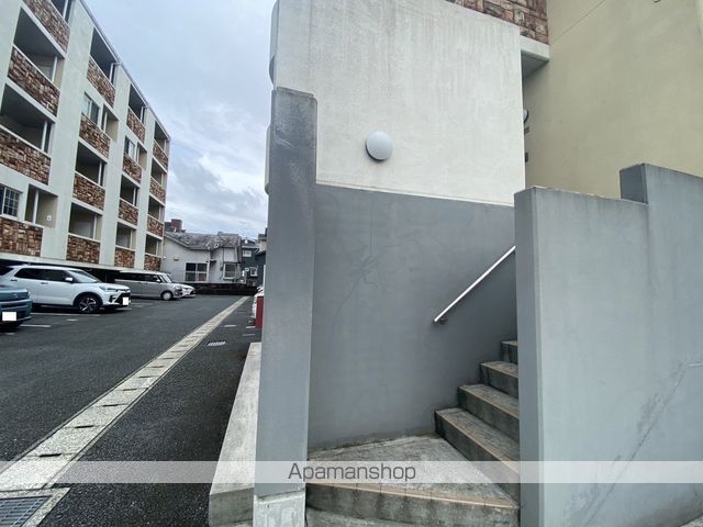 テラーサ弐番館の玄関写真