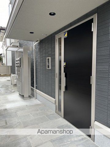 クレシアコートの玄関写真