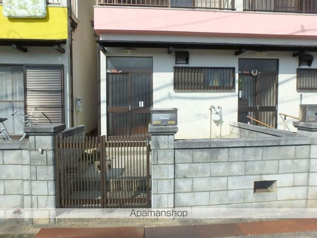 片町線 長尾駅 徒歩12分 2階建 築44年の玄関写真