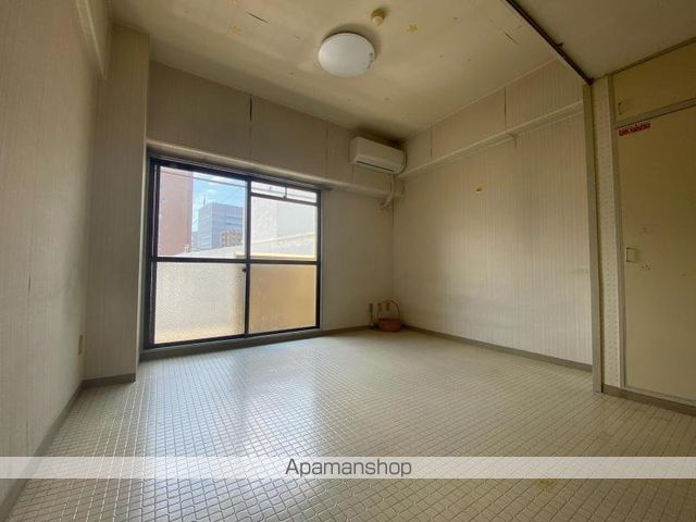 岩清尾マンション 403号の内装写真