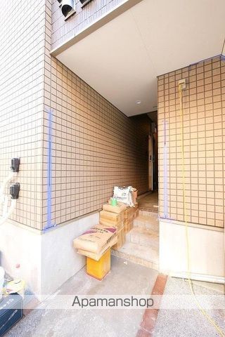 ハーモニーテラス西ヶ原IIIの玄関写真