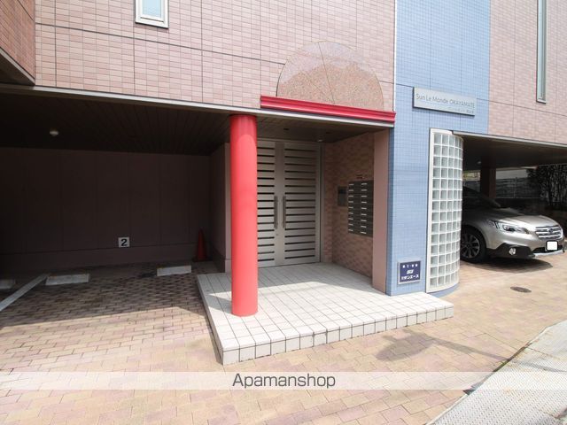 サン・ルモンド岡山手の玄関写真