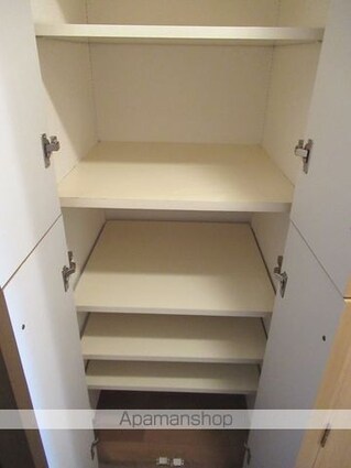 ロイヤルパレス池袋西[1K/22.78m2]の収納