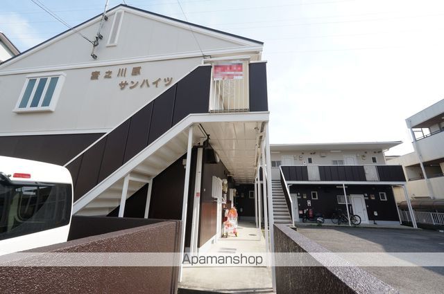 宮之川原サンハイツの玄関写真