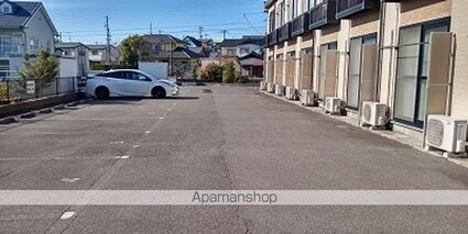 レオパレスＥＮＯＫＩＤＯ[1K/22.35m2]の駐車場