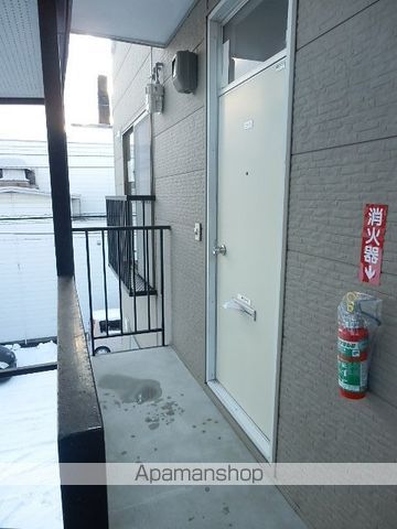 エバメゾン北郷の玄関写真