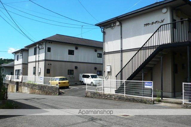 フラワーガーデンB棟の外観写真