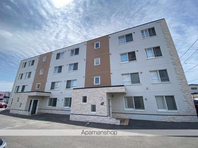 ＪＲ函館本線 函館駅 バス乗車時間：13分 最寄りバス停で下車 徒歩2分 4階建 築10年の外観写真