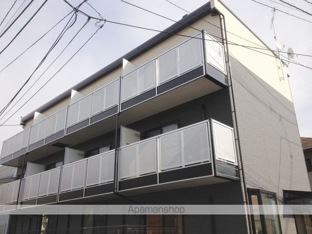 レオパレスパルフェタムール北沢の玄関写真