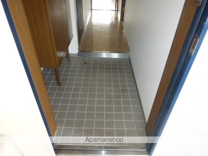 滋賀県甲賀市水口町貴生川２丁目[1LDK/48.5m2]の玄関