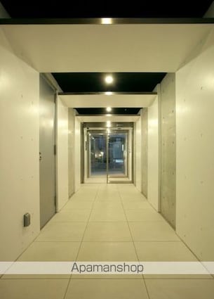 東京都渋谷区桜丘町[1R/23.96m2]のエントランス1