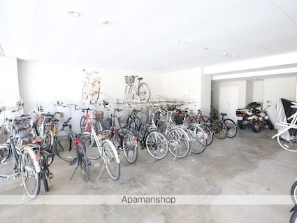 愛知県名古屋市千種区今池５丁目[1R/24.9m2]の駐車場1