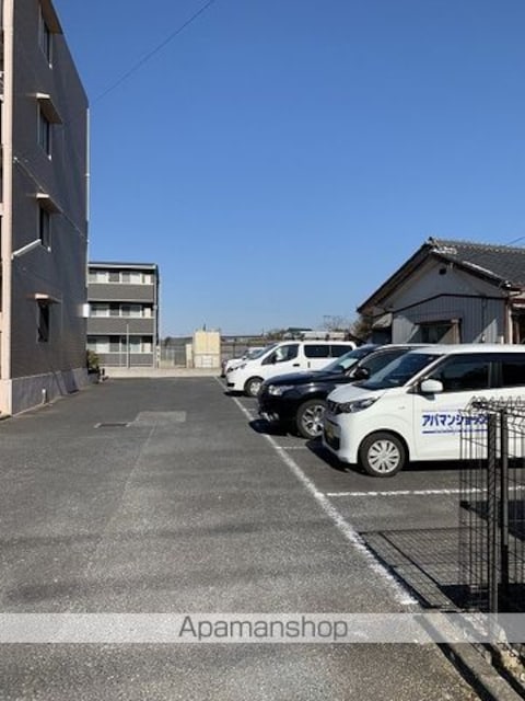 アピカールカミス[1K/21.47m2]の駐車場