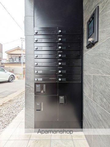 エルファーロ三軒茶屋VIの玄関写真