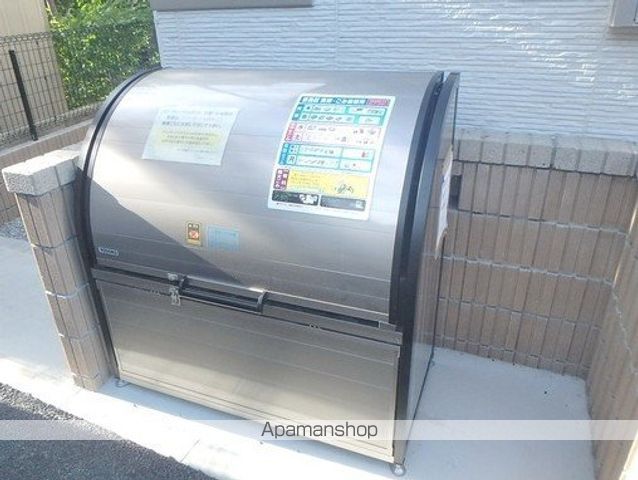 クレイノホワイトパレス23の玄関写真