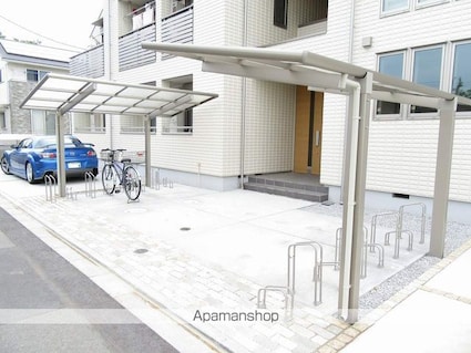 Ｗｈｉｔｅ　Ｂｅｒｒｙ[1LDK/51.53m2]の駐車場