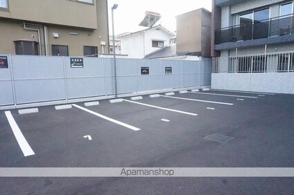 エンブレム持田[1LDK/46.5m2]の駐車場4