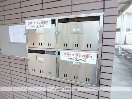 ファミーユ新村Ａ[2DK/40.57m2]の共用部1